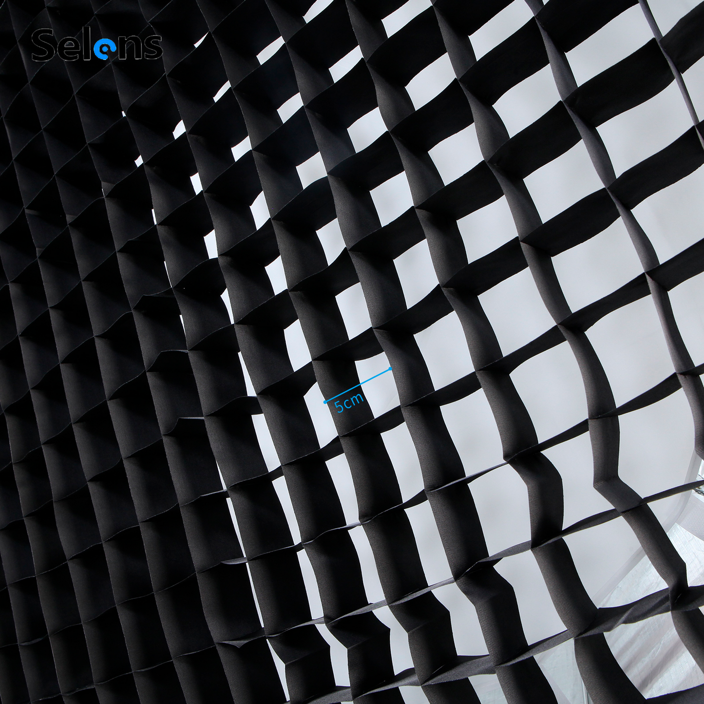 شبكة لسوفت بوكس – Grid for 85cm Softbox